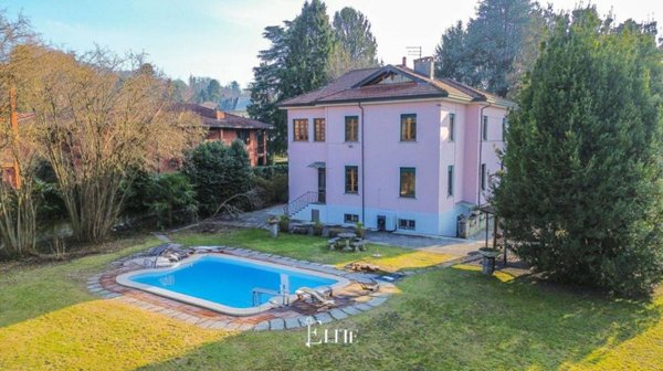 casa indipendente in vendita a Travedona-Monate