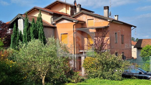casa indipendente in vendita a Travedona-Monate
