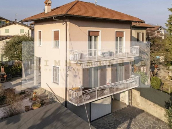 casa indipendente in vendita a Travedona-Monate