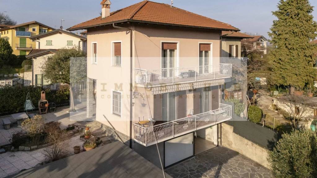 casa indipendente in vendita a Travedona-Monate