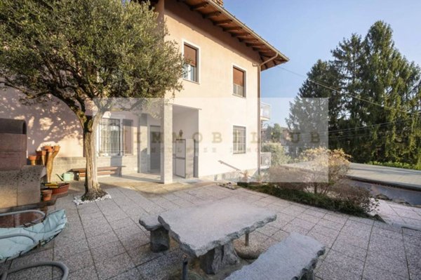 casa indipendente in vendita a Travedona-Monate