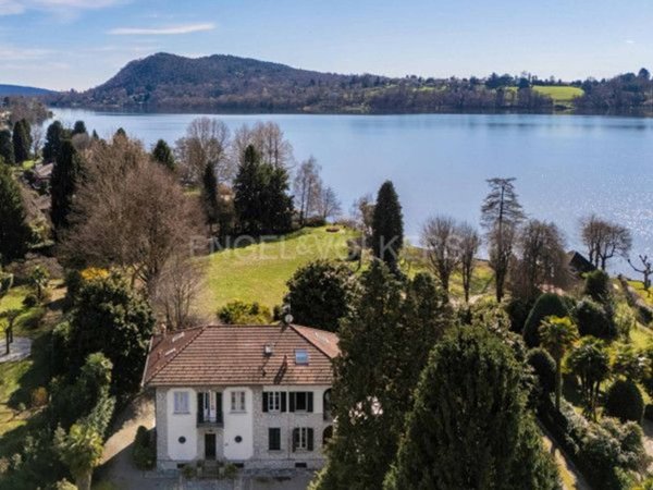 casa indipendente in vendita a Travedona-Monate