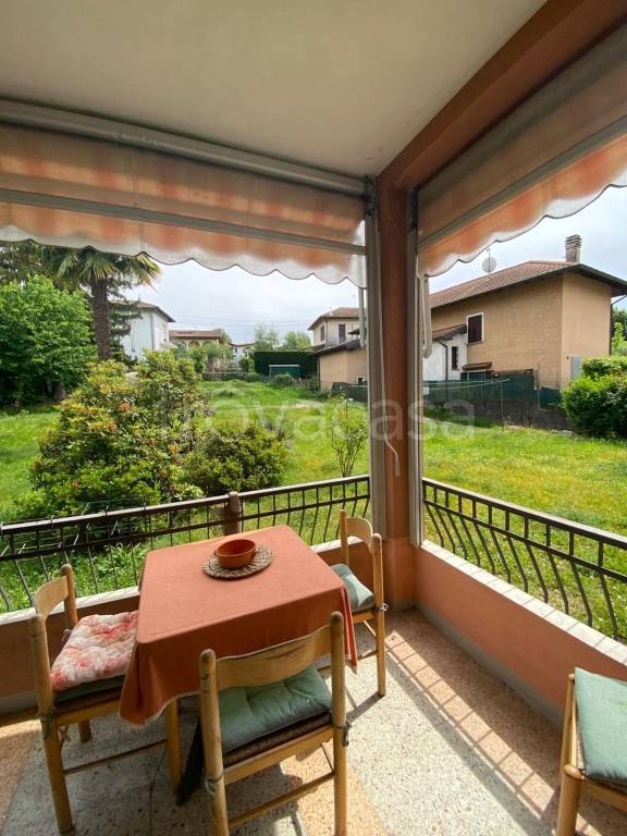 appartamento in vendita a Travedona-Monate