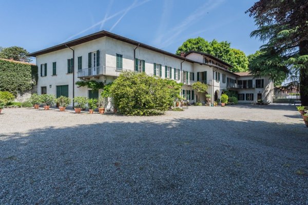 casa indipendente in vendita a Travedona-Monate