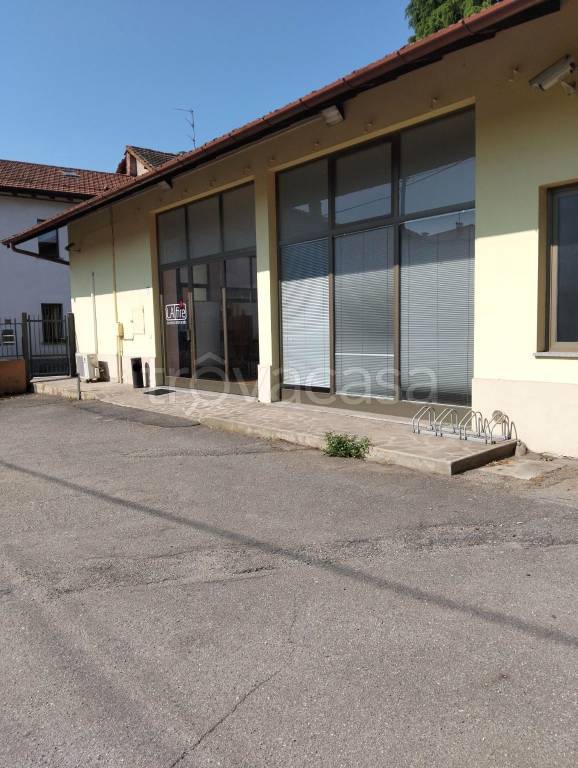 quadrivano in vendita a Travedona-Monate in zona Chiosetto