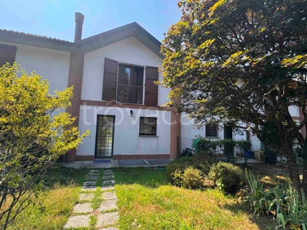 casa indipendente in vendita a Travedona-Monate in zona Piane