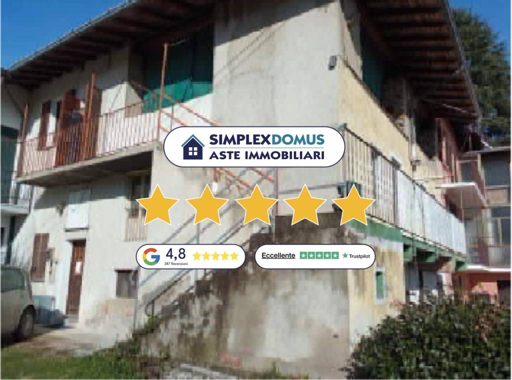 appartamento in vendita a Travedona-Monate in zona Chiosetto