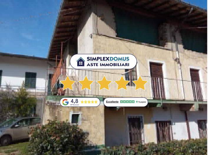 appartamento in vendita a Travedona-Monate in zona Chiosetto