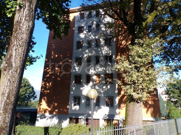 appartamento in vendita a Travedona-Monate in zona Piane