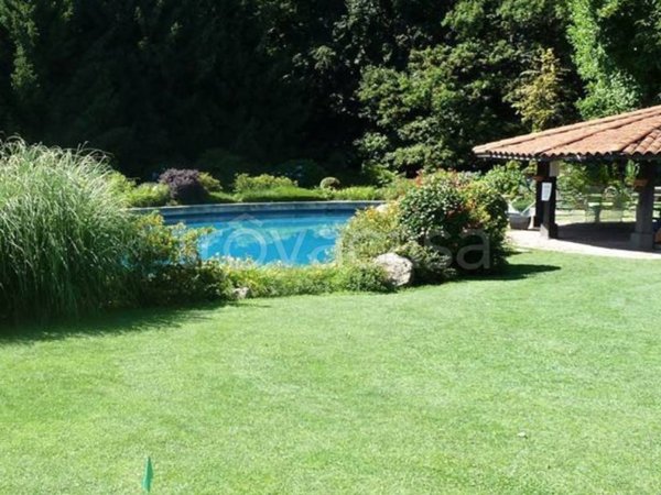 appartamento in vendita a Travedona-Monate in zona Piane