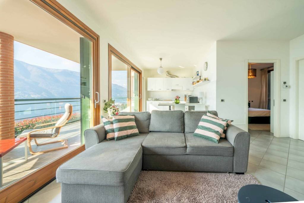 appartamento in vendita a Tronzano Lago Maggiore