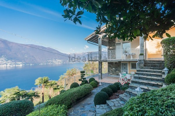 casa indipendente in vendita a Tronzano Lago Maggiore