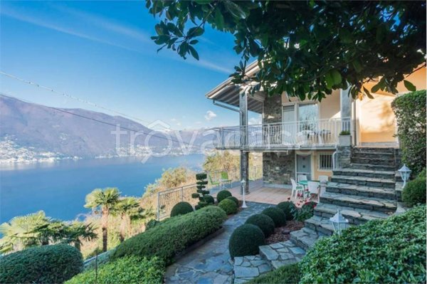 casa indipendente in vendita a Tronzano Lago Maggiore