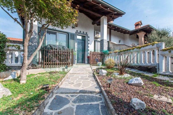 casa indipendente in vendita ad Uboldo