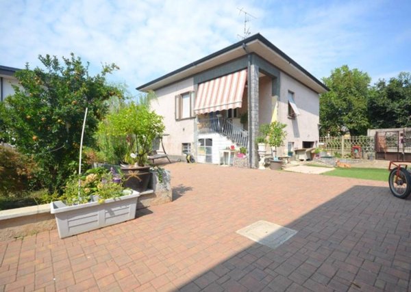 casa indipendente in vendita ad Uboldo