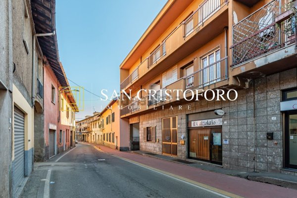 negozio in vendita ad Uboldo