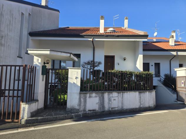 casa indipendente in vendita ad Uboldo