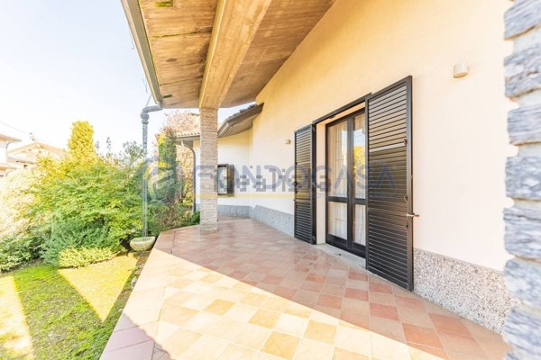 casa indipendente in vendita ad Uboldo