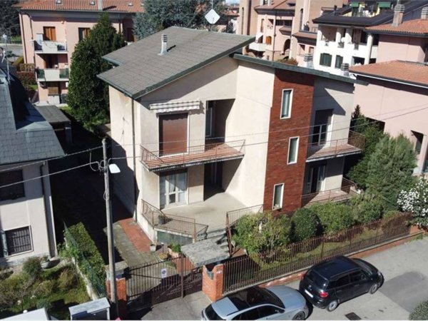 casa indipendente in vendita ad Uboldo
