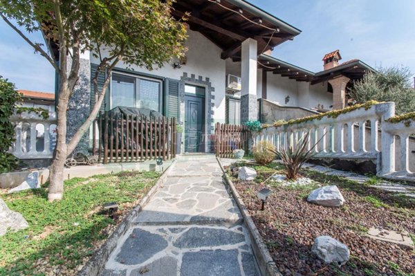 casa indipendente in vendita ad Uboldo