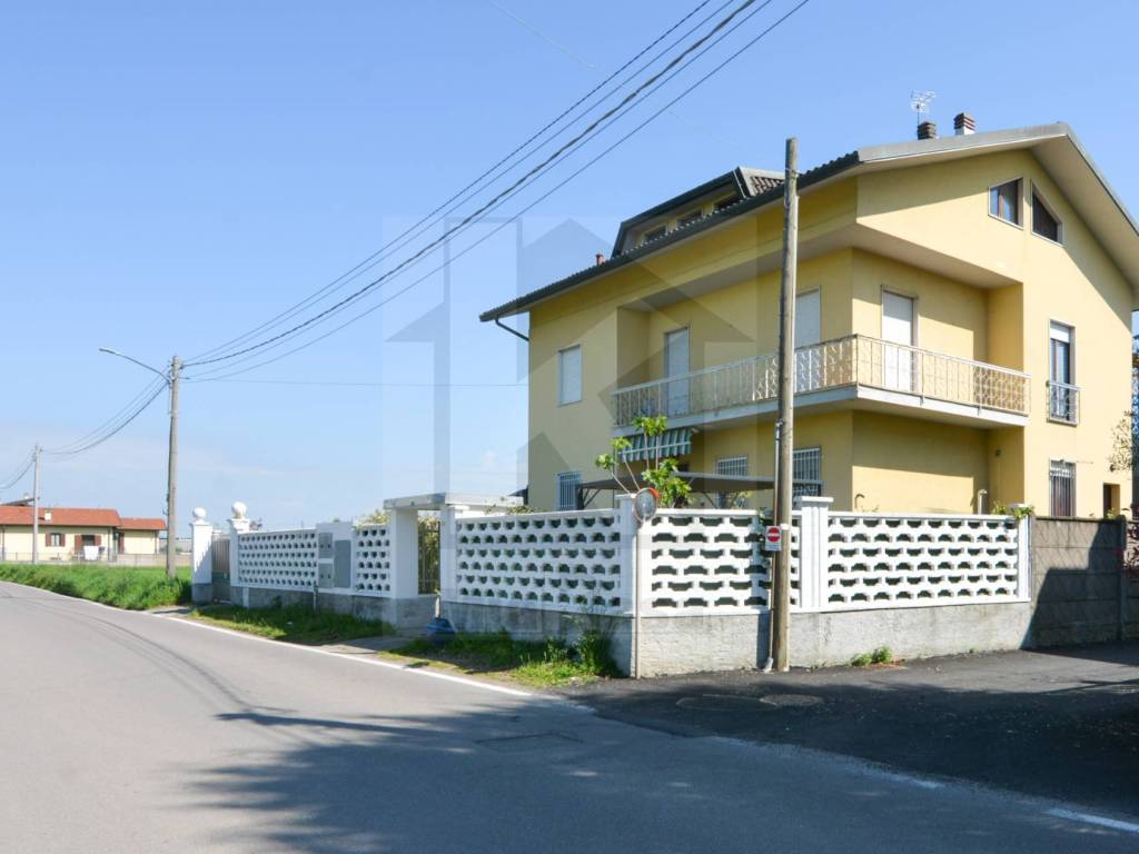 appartamento in vendita ad Uboldo