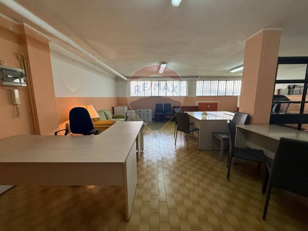 negozio in vendita ad Uboldo