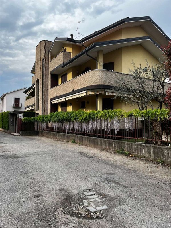 appartamento in vendita ad Uboldo