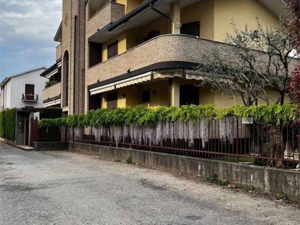 appartamento in vendita ad Uboldo