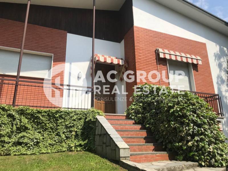 casa indipendente in vendita ad Uboldo