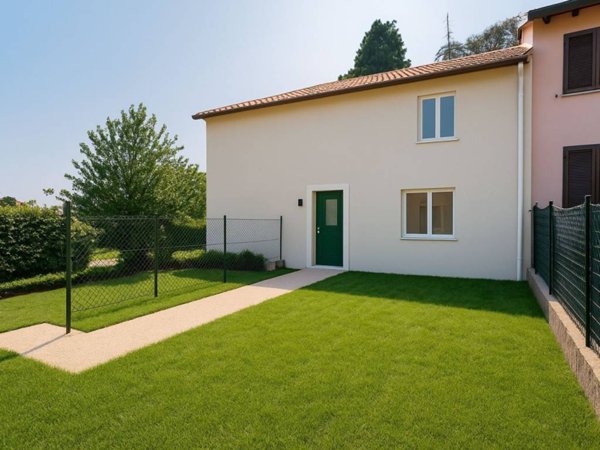 casa indipendente in vendita ad Uboldo