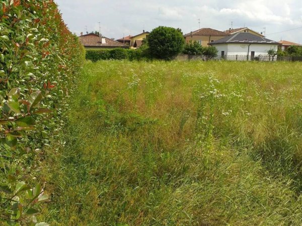 terreno edificabile in vendita ad Uboldo