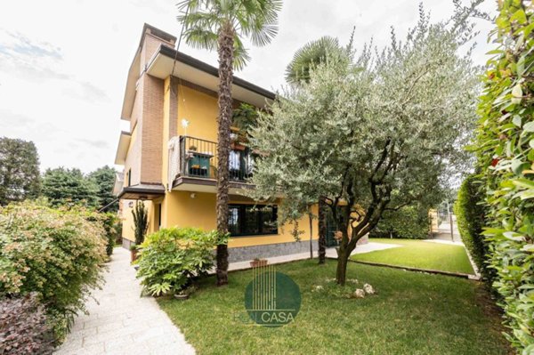 casa indipendente in vendita ad Uboldo