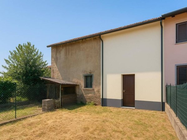 casa indipendente in vendita ad Uboldo