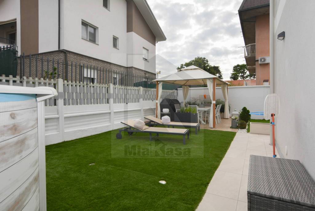 casa indipendente in vendita ad Uboldo