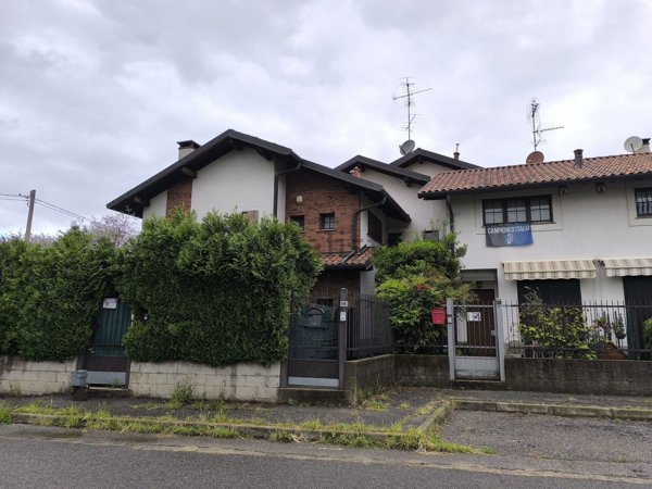 casa indipendente in vendita ad Uboldo