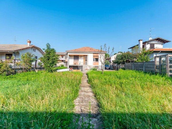casa indipendente in vendita ad Uboldo