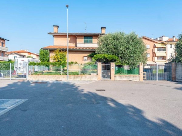 casa indipendente in vendita ad Uboldo