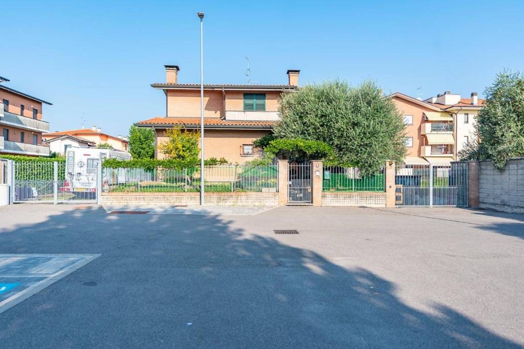 casa indipendente in vendita ad Uboldo