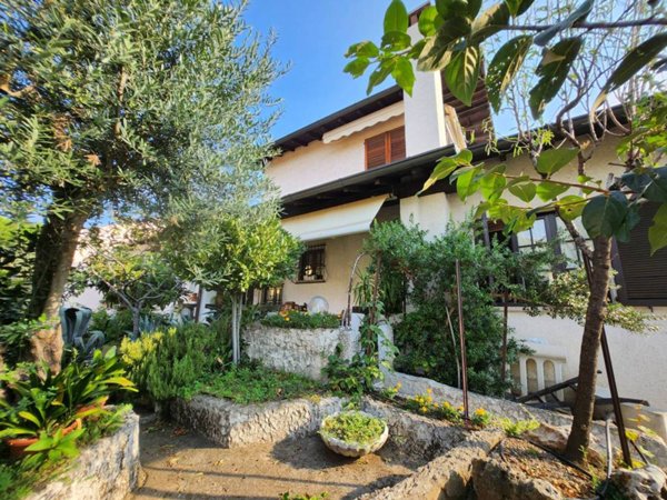 casa indipendente in vendita ad Uboldo