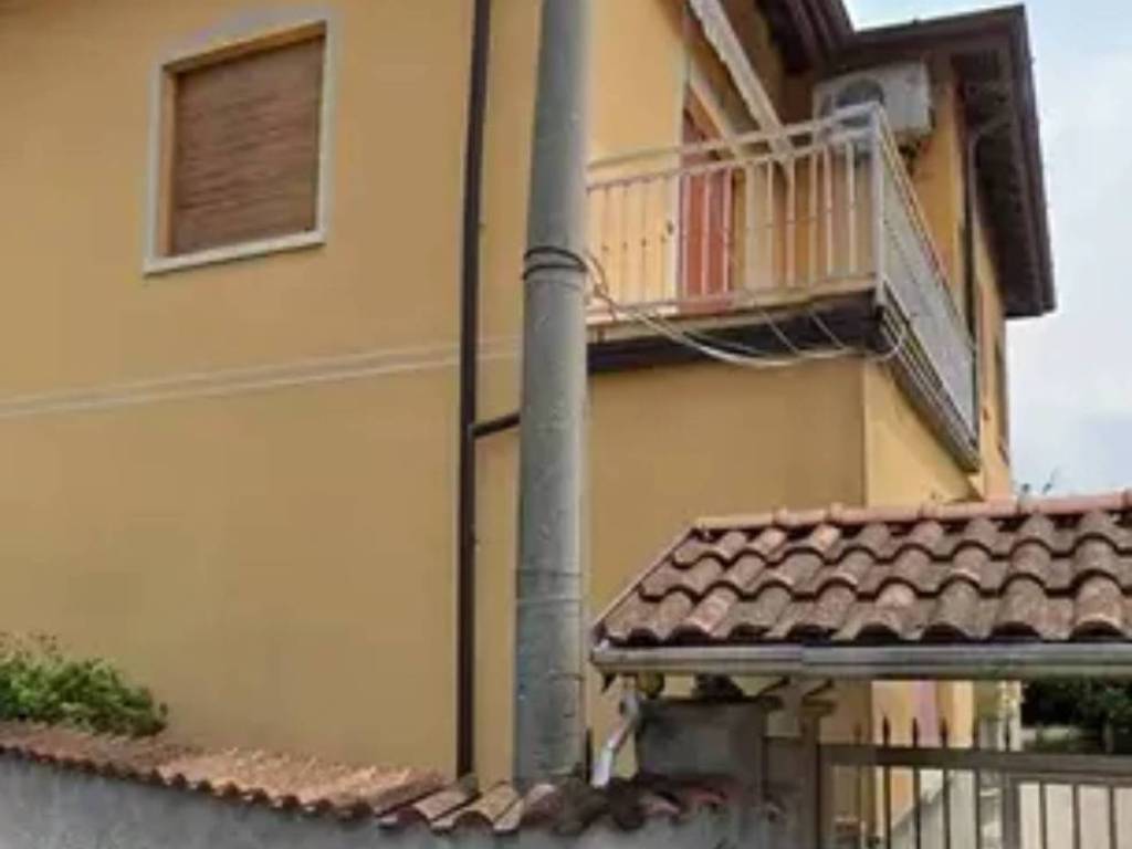 casa indipendente in vendita ad Uboldo