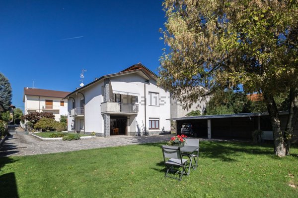 casa indipendente in vendita ad Uboldo