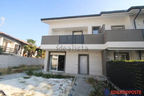 casa indipendente in vendita ad Uboldo