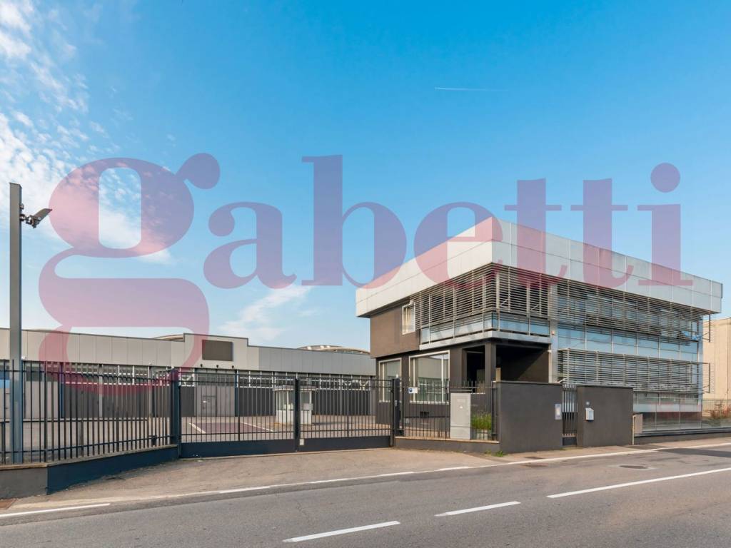 locale commerciale in vendita ad Uboldo