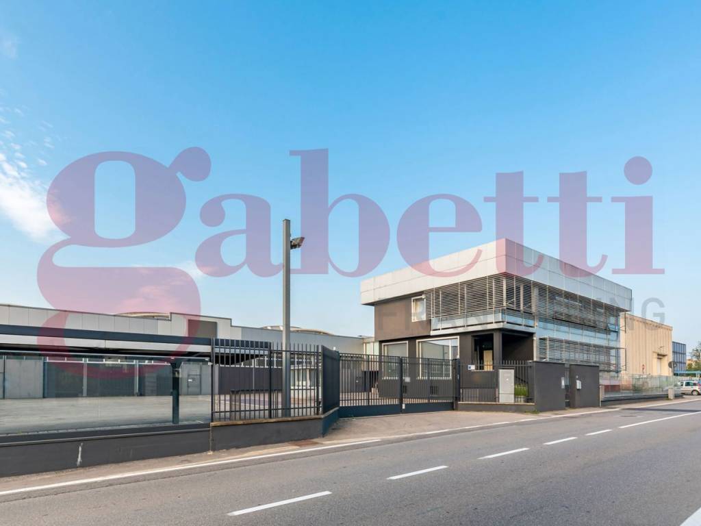 locale commerciale in vendita ad Uboldo