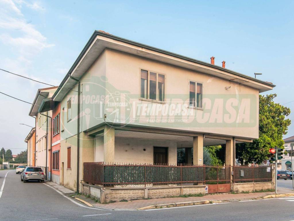 casa indipendente in vendita ad Uboldo