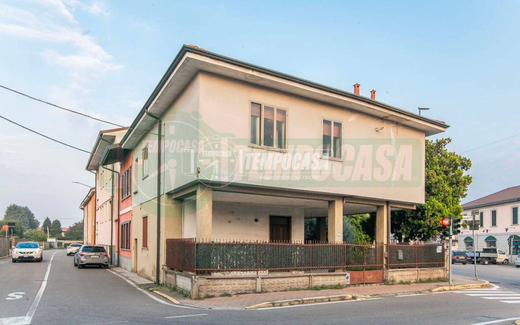 casa indipendente in vendita ad Uboldo