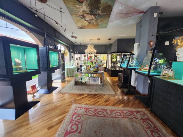 negozio in vendita ad Uboldo