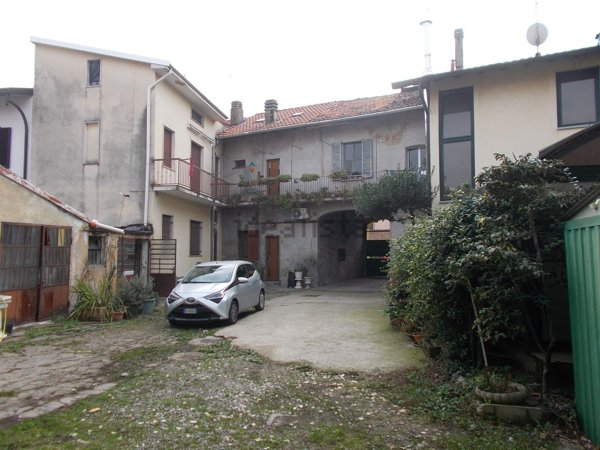 intera palazzina in vendita ad Uboldo