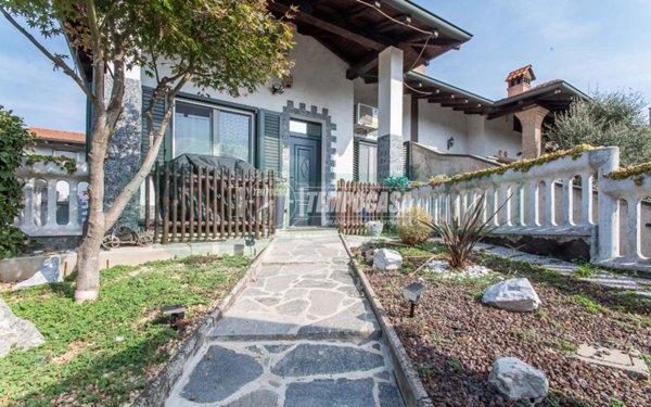 casa indipendente in vendita ad Uboldo