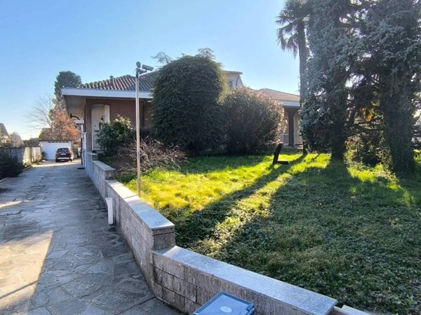 casa indipendente in vendita ad Uboldo